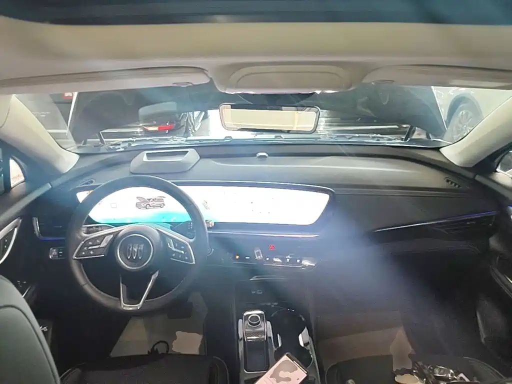 Buick Envision Plus — миниатюра 10