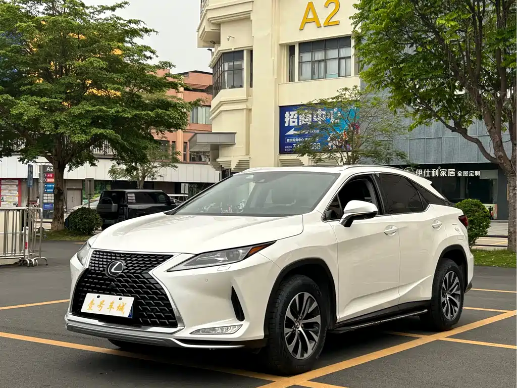 Lexus RX 2021