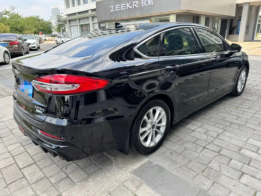 Ford Mondeo — миниатюра 5