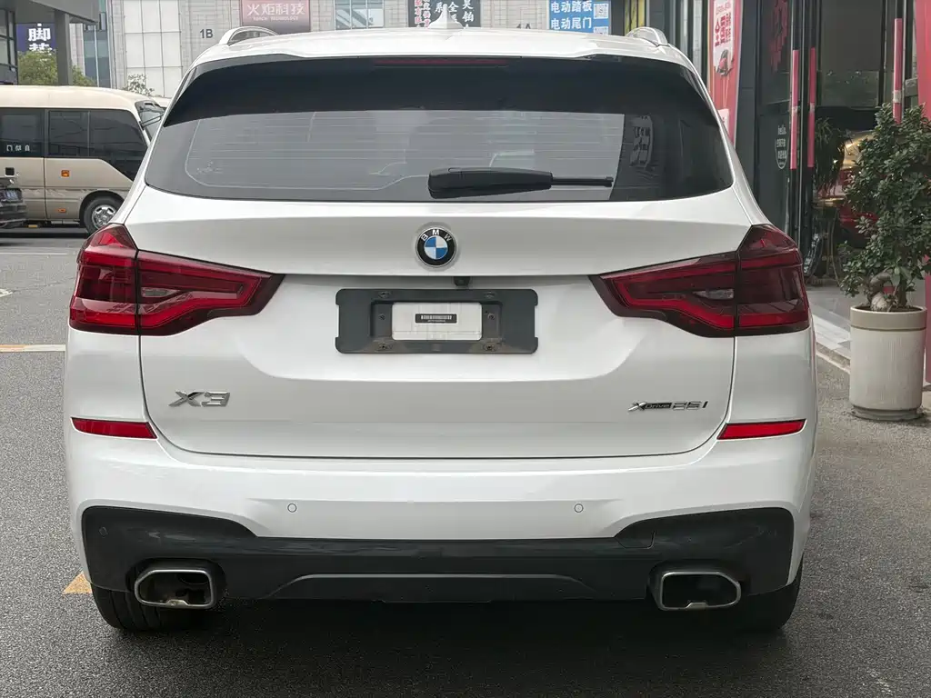 BMW X3 — миниатюра 11