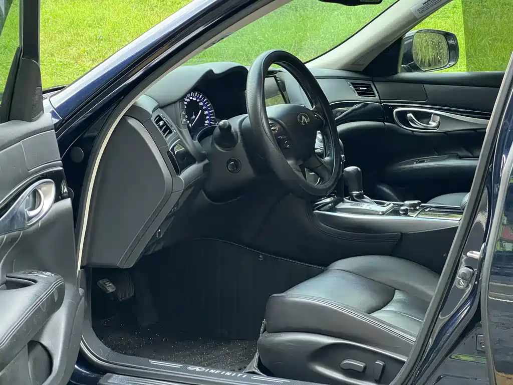Infiniti Q70 — миниатюра 4