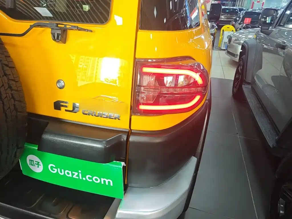 Toyota FJ Cruiser — миниатюра 8