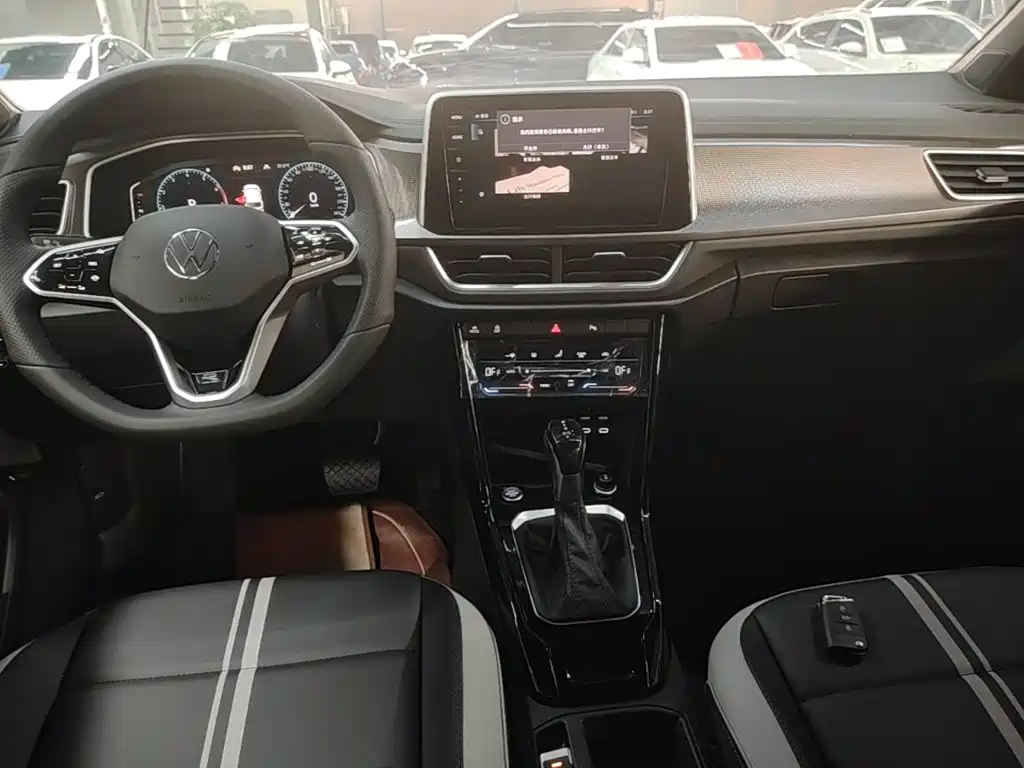 Volkswagen T-Roc — миниатюра 13