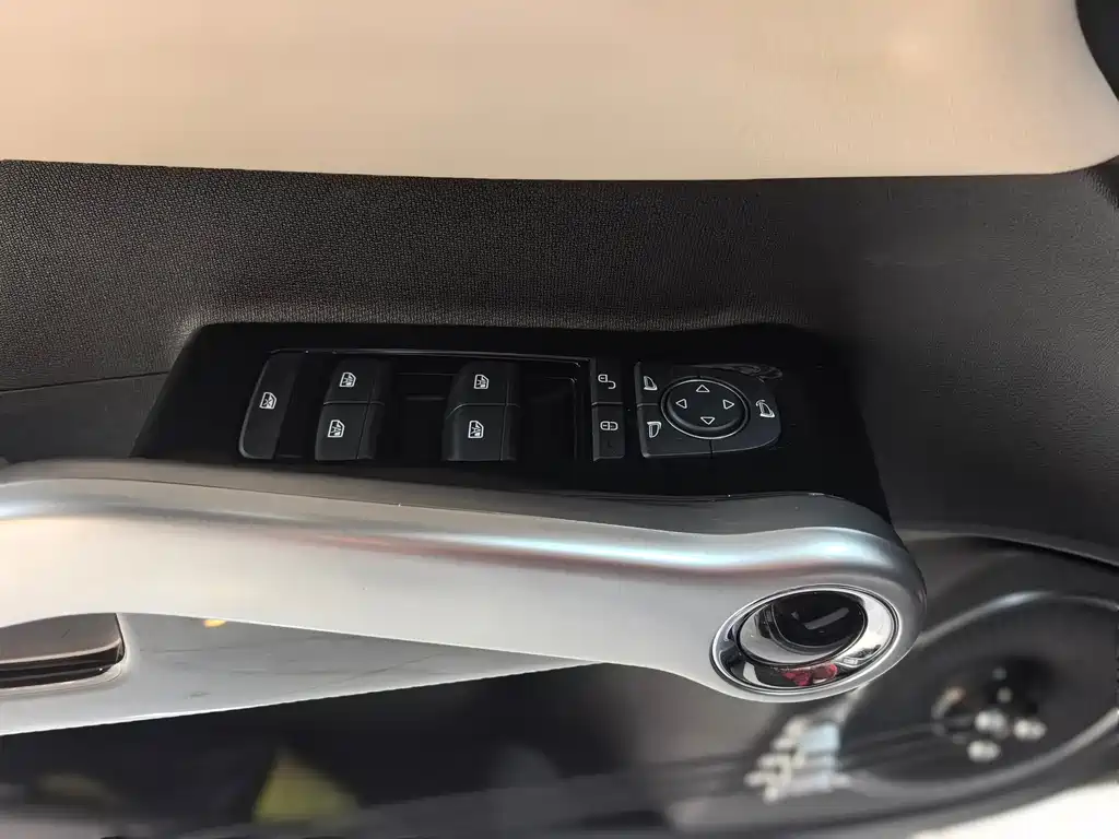 BYD Yuan Plus — миниатюра 12