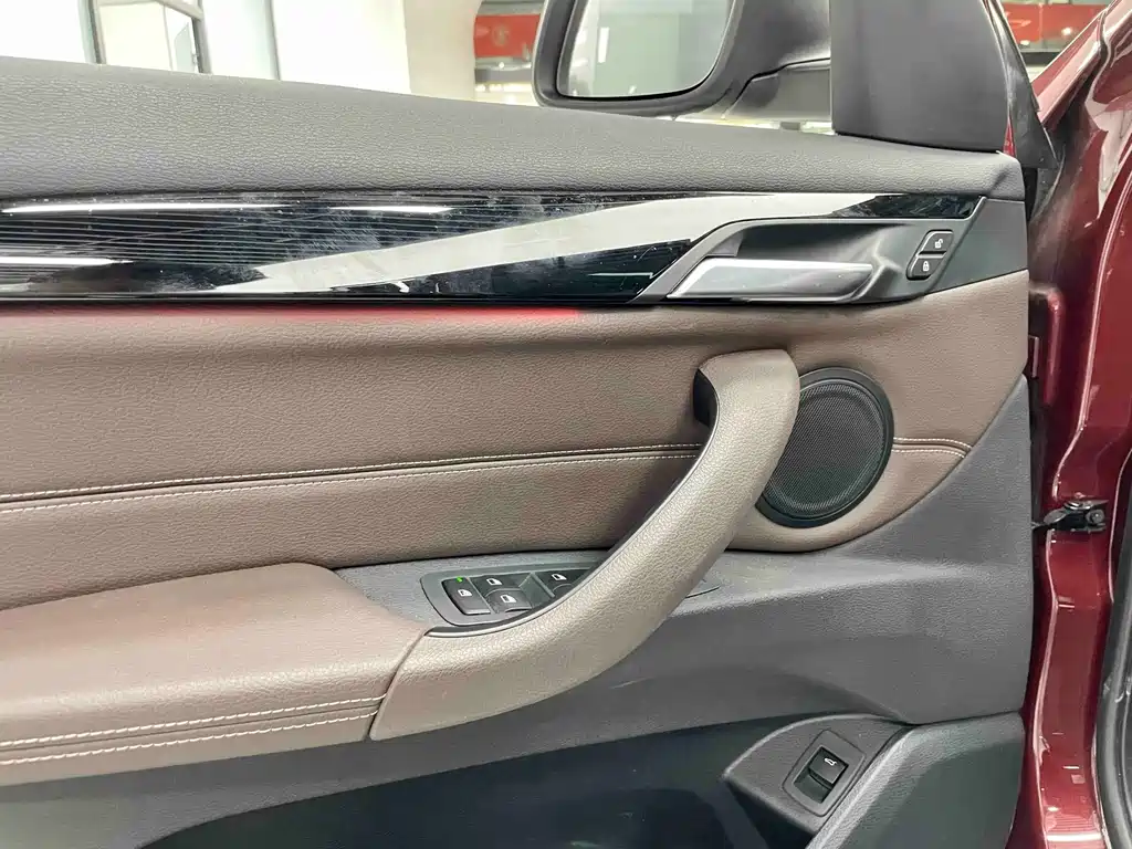 BMW X1 — миниатюра 13