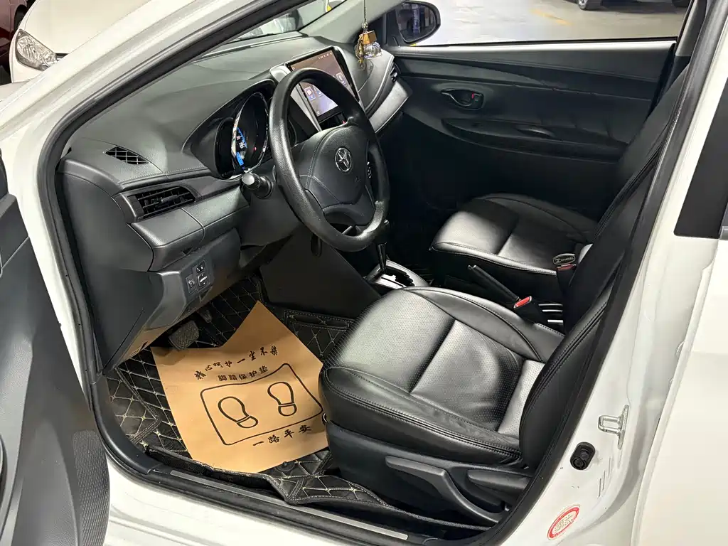 Toyota Yaris L — миниатюра 8