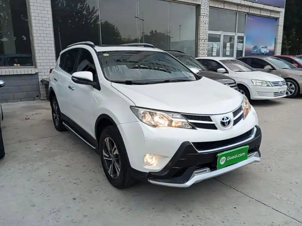 Toyota RAV4 — миниатюра 4