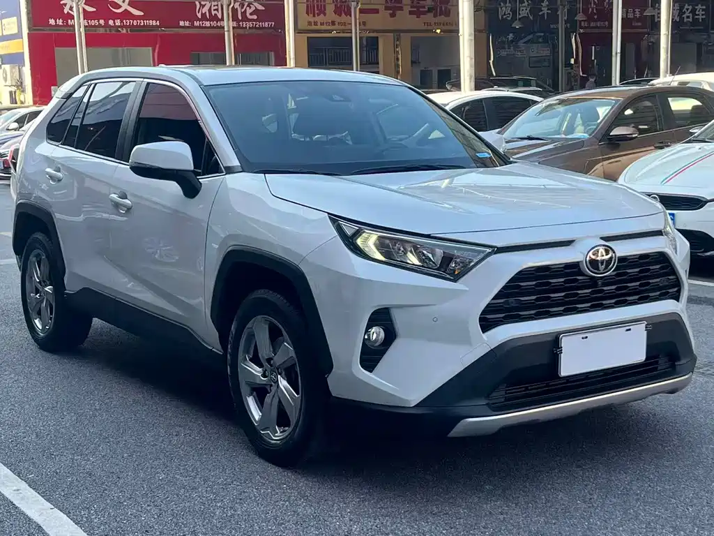 Toyota RAV4 — миниатюра 3