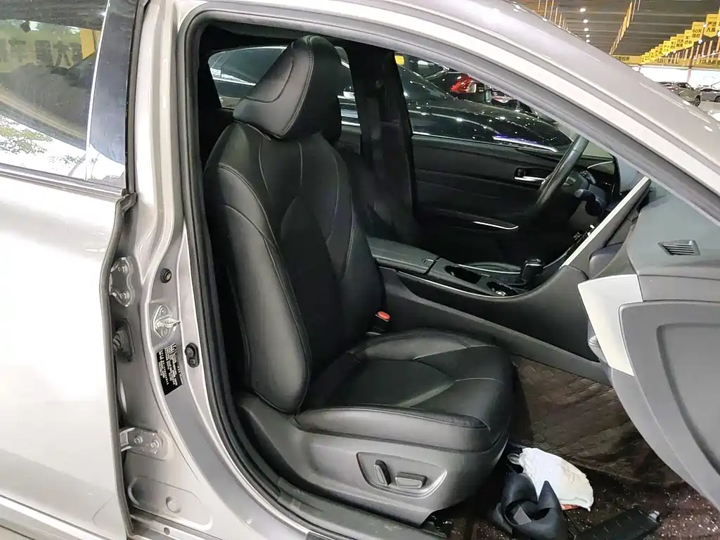 Toyota Avalon — миниатюра 10