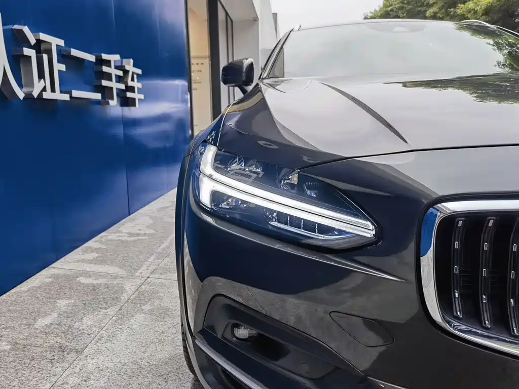Volvo V90 — миниатюра 2