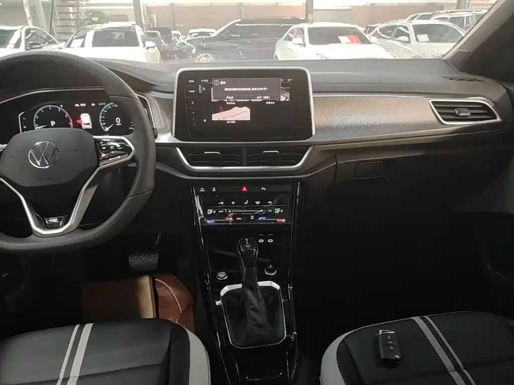 Volkswagen T-Roc — миниатюра 14