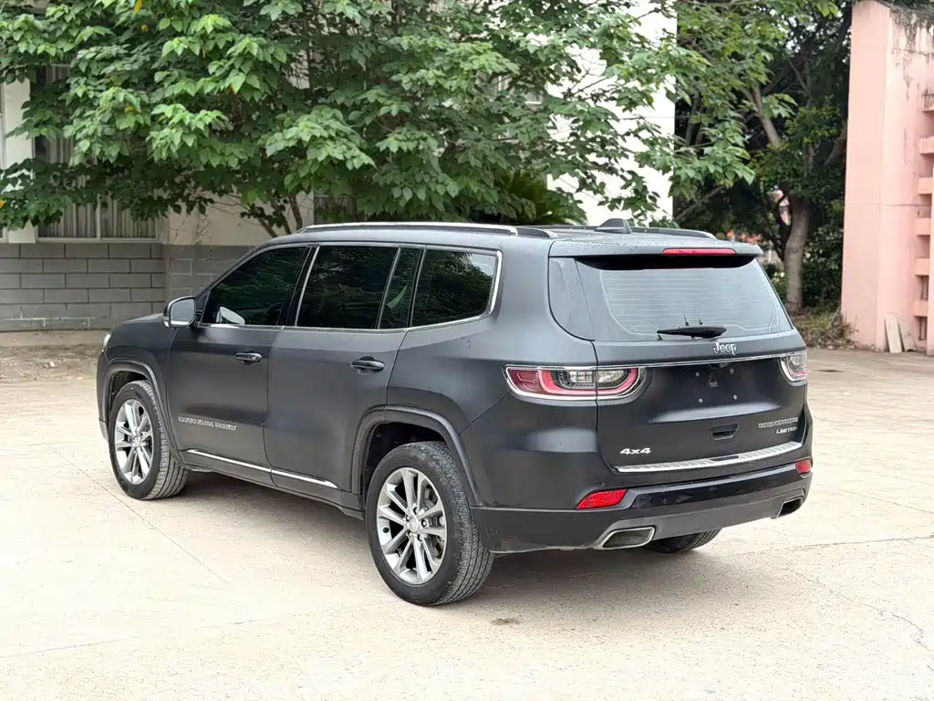Jeep Grand Commander — миниатюра 6