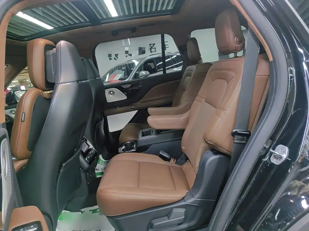 Lincoln Aviator — миниатюра 17