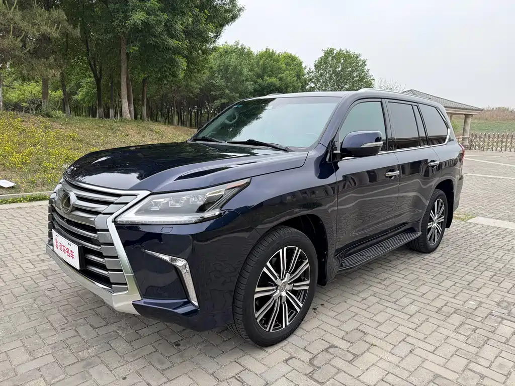 Lexus LX 2017