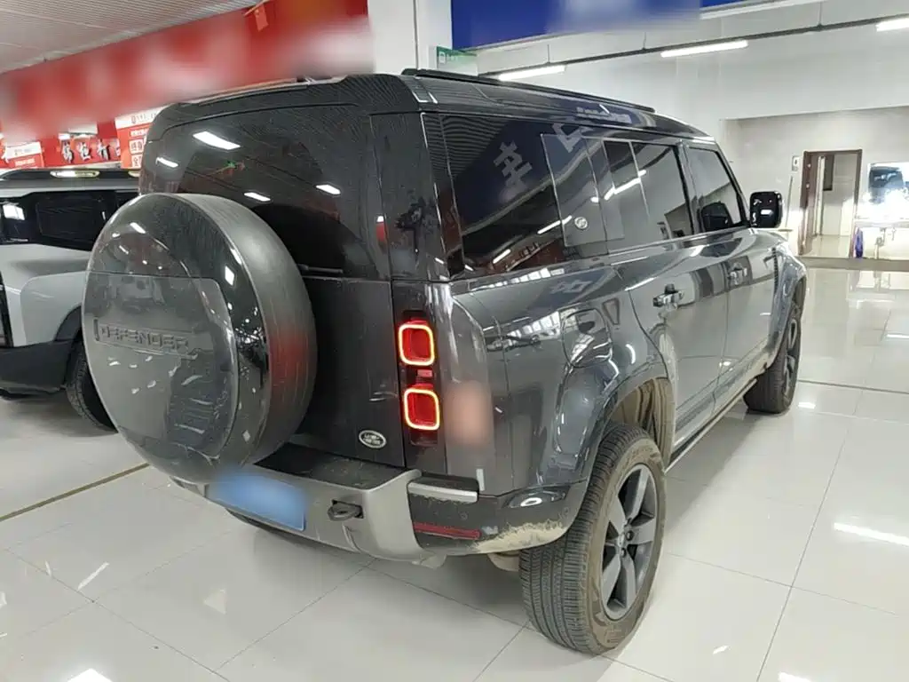 Land Rover Defender — миниатюра 7