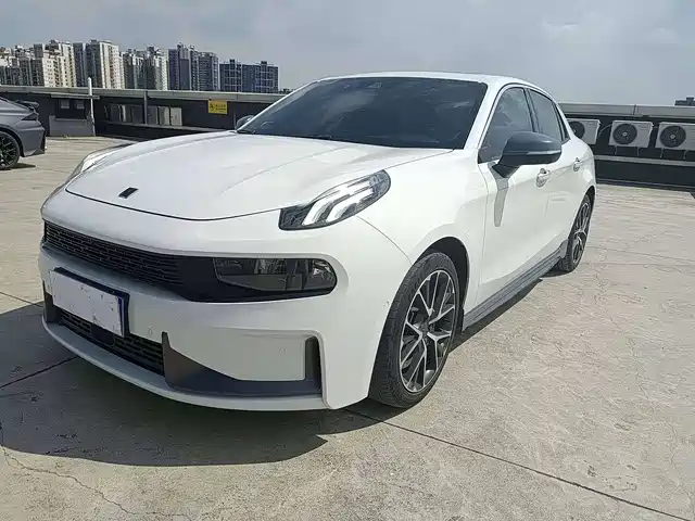 2019 Lynk & Co 03