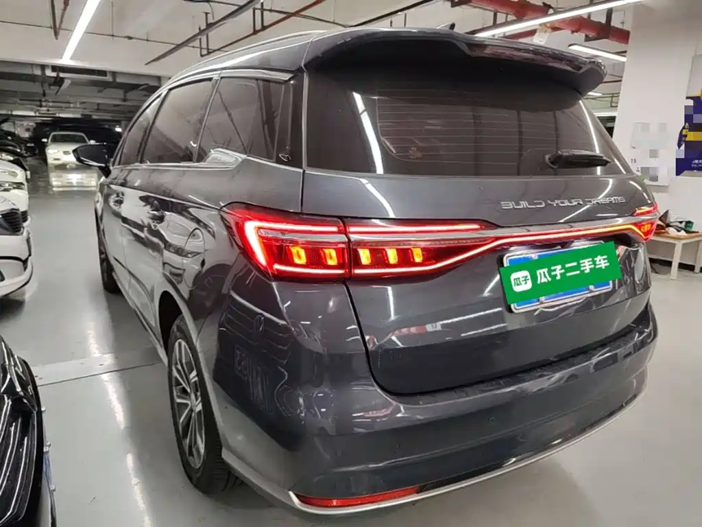 BYD MAX — миниатюра 5