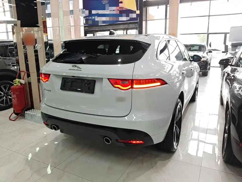 Jaguar F-PACE — миниатюра 7