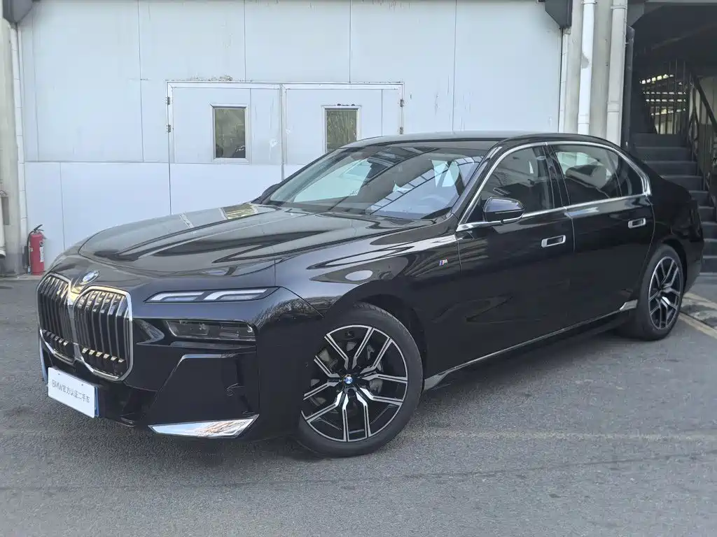 宝马7系 2023款 735Li M运动套装 2025