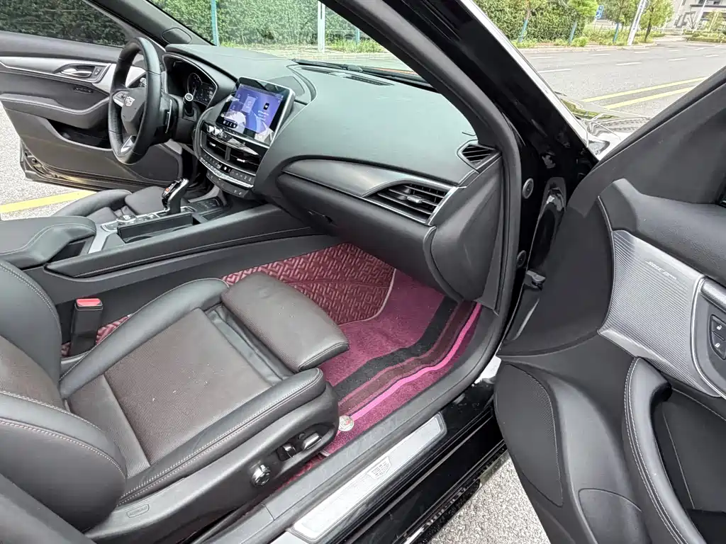 Cadillac CT5 — миниатюра 8