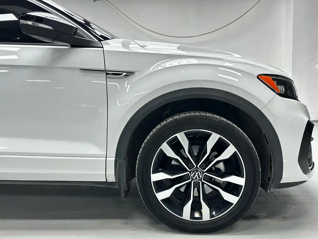 VOLKSWAGEN T ROC EXPLORING SONGS