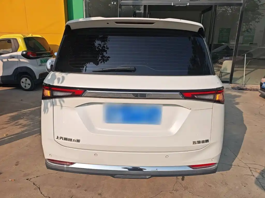Wuling Jiachen — миниатюра 6