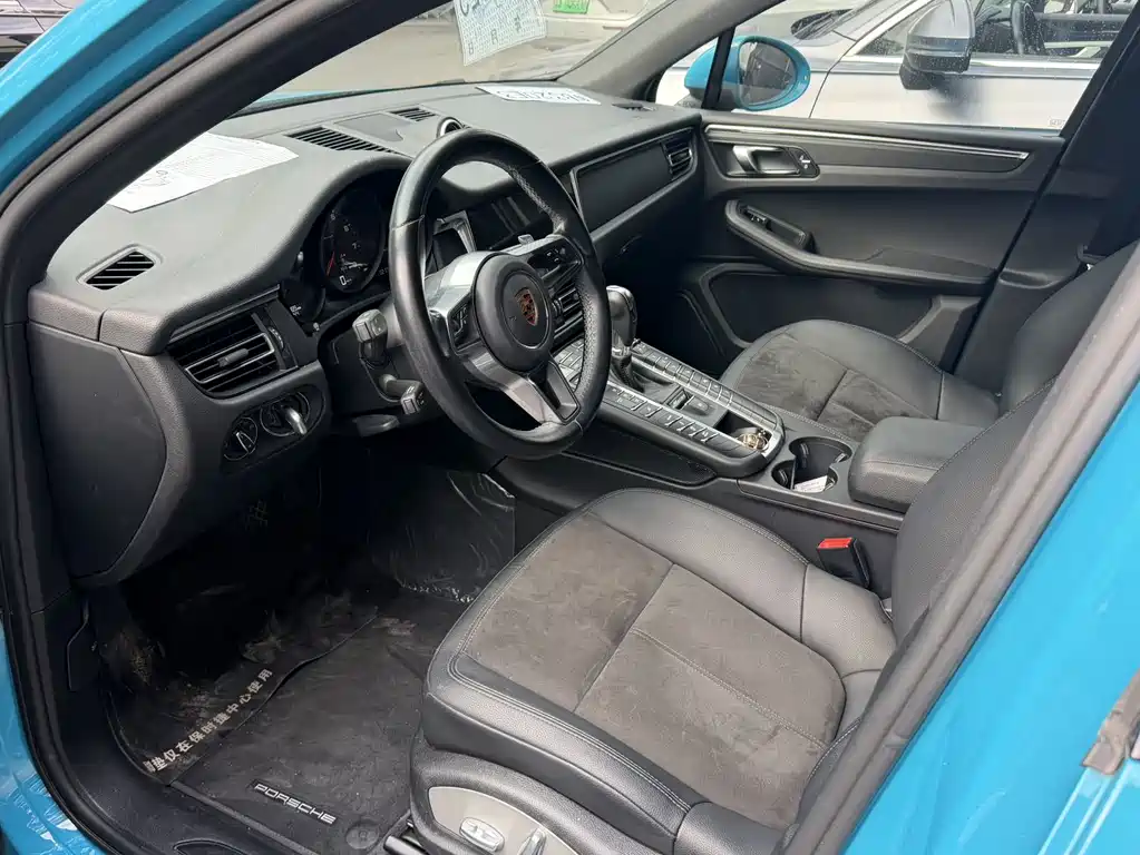 Porsche Macan — миниатюра 4
