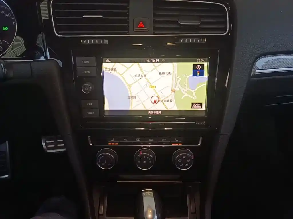 Volkswagen Golf — миниатюра 13