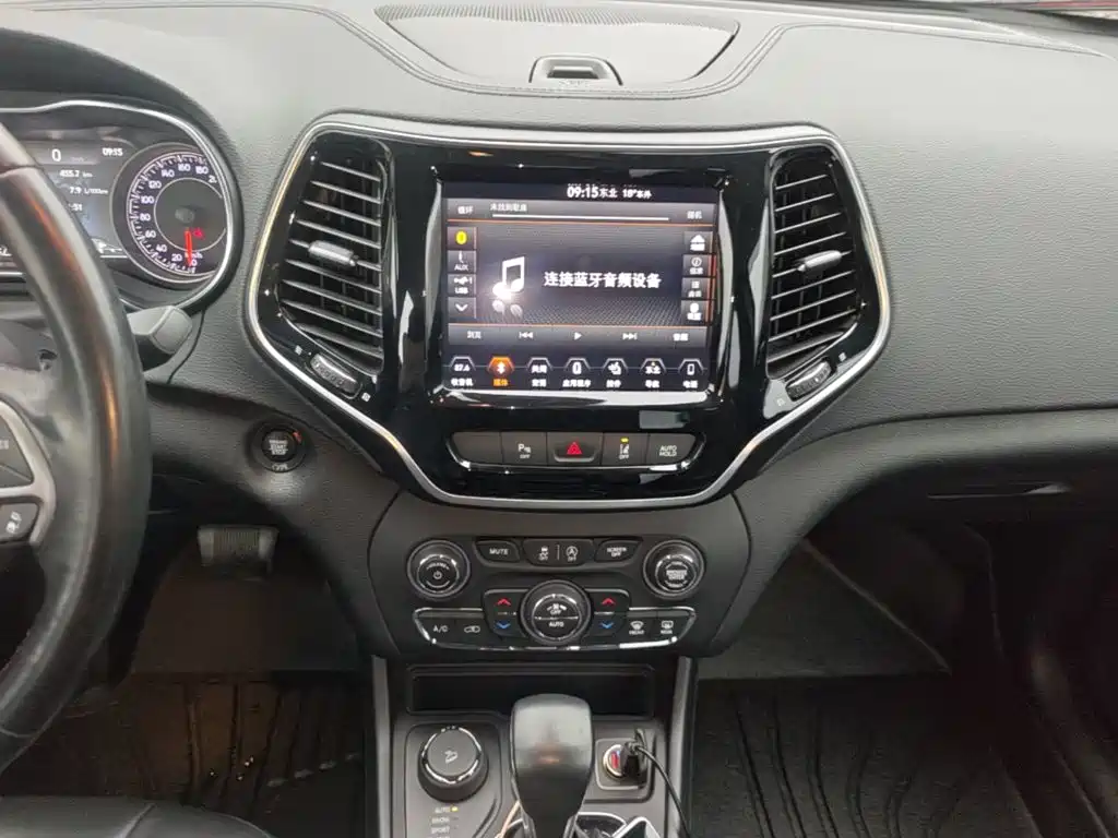 Jeep Cherokee — миниатюра 13