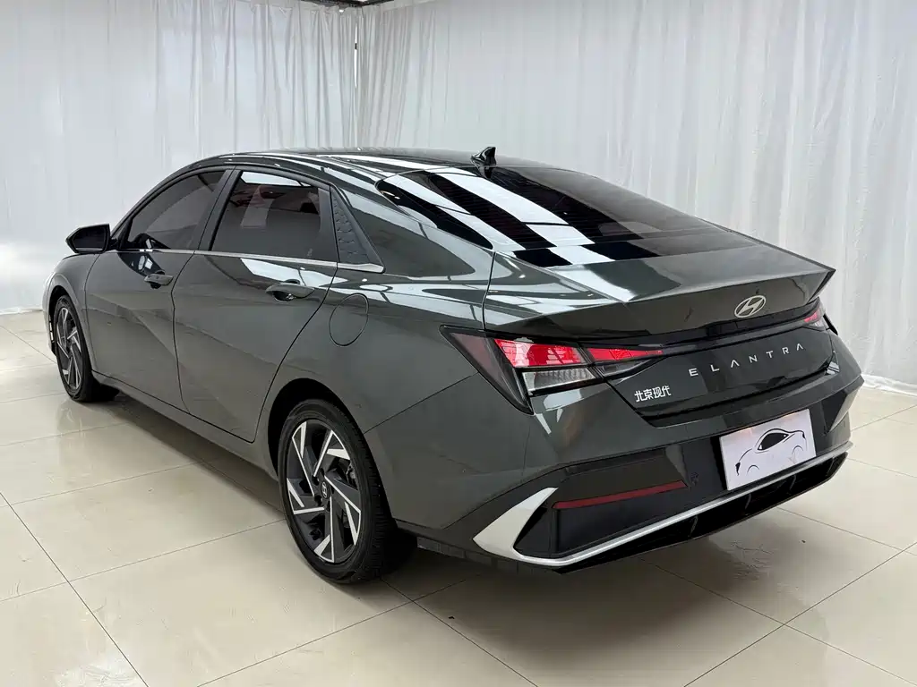 Hyundai Elantra — миниатюра 4