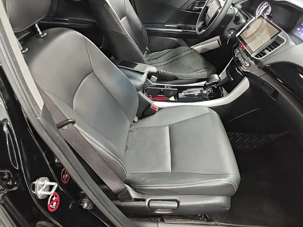 Honda Accord — миниатюра 24