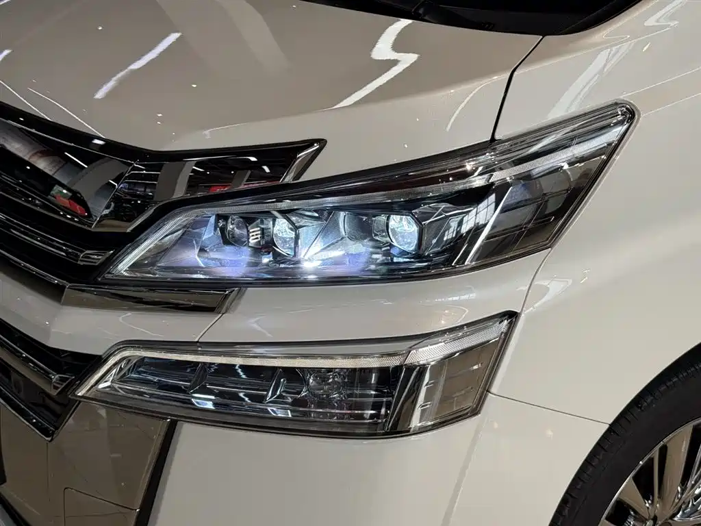 Toyota Vellfire 2021 2.5L HV Luxury