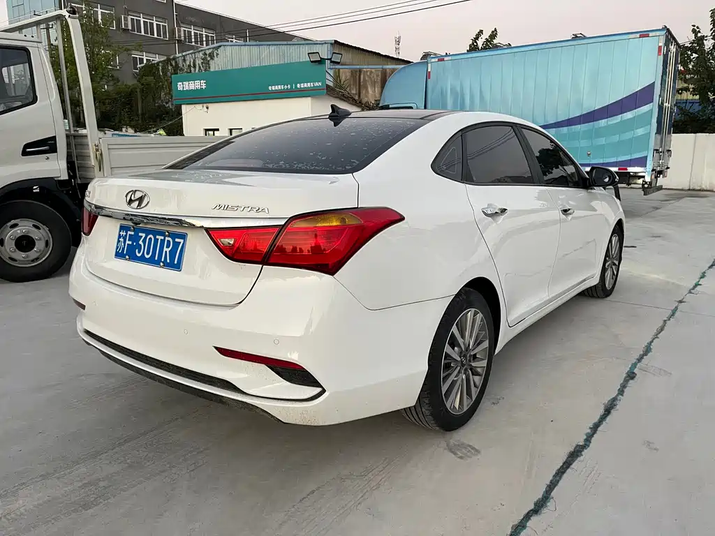 Hyundai Mistra — миниатюра 9