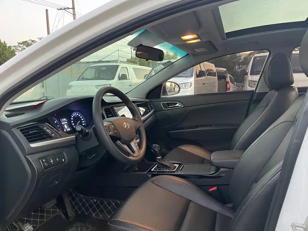 Hyundai Mistra — миниатюра 4