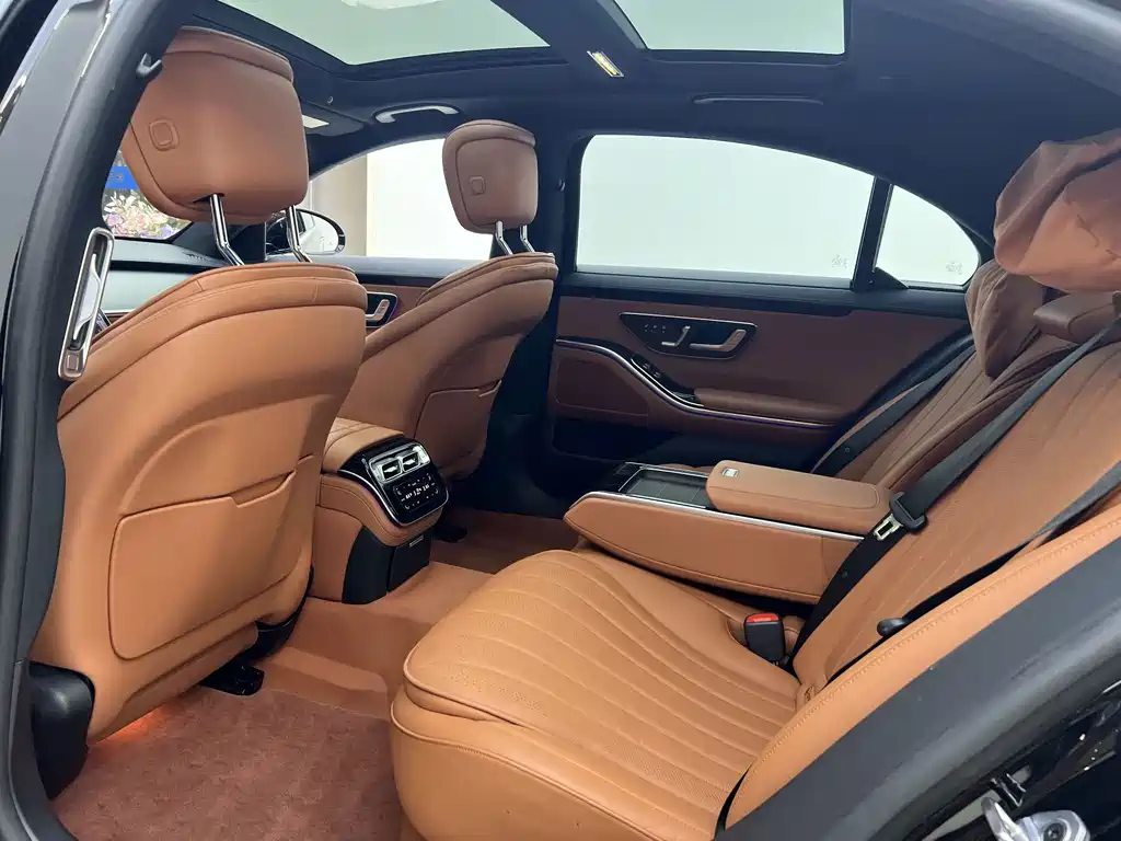 Mercedes-Benz S-Class — миниатюра 13