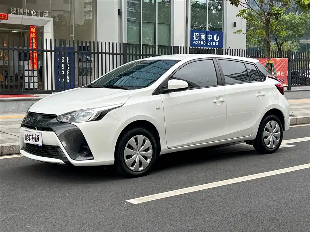 Toyota Yaris L 2021