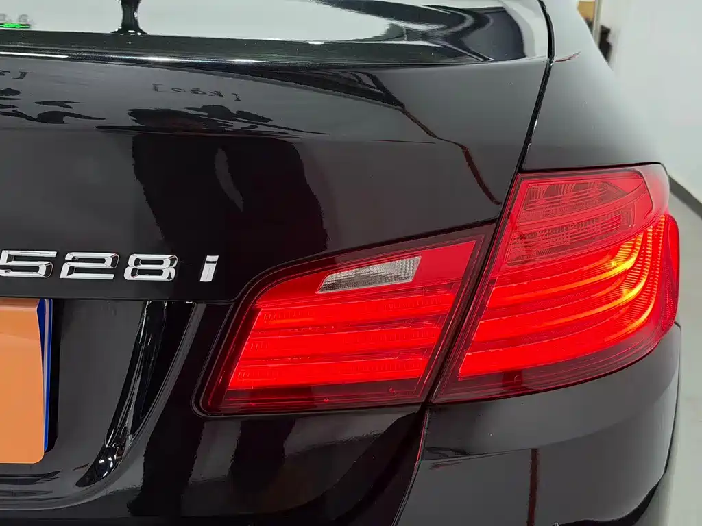 BMW 5 Series (Import) — миниатюра 17