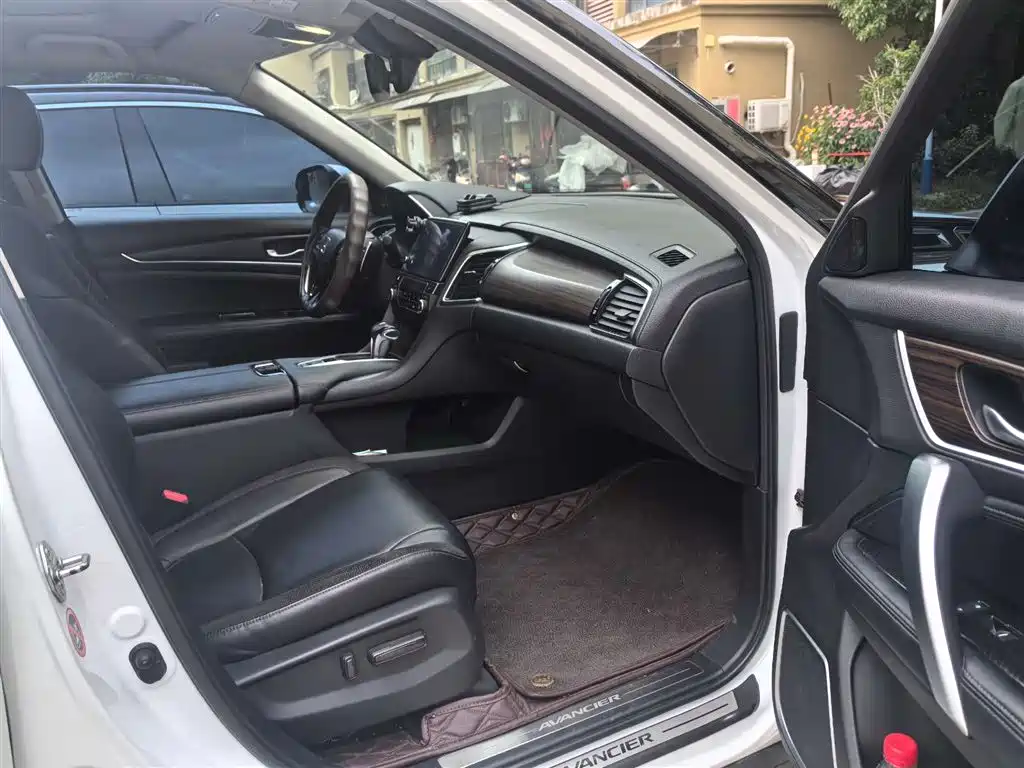 Honda Avancier 2017 240TURBO Premium