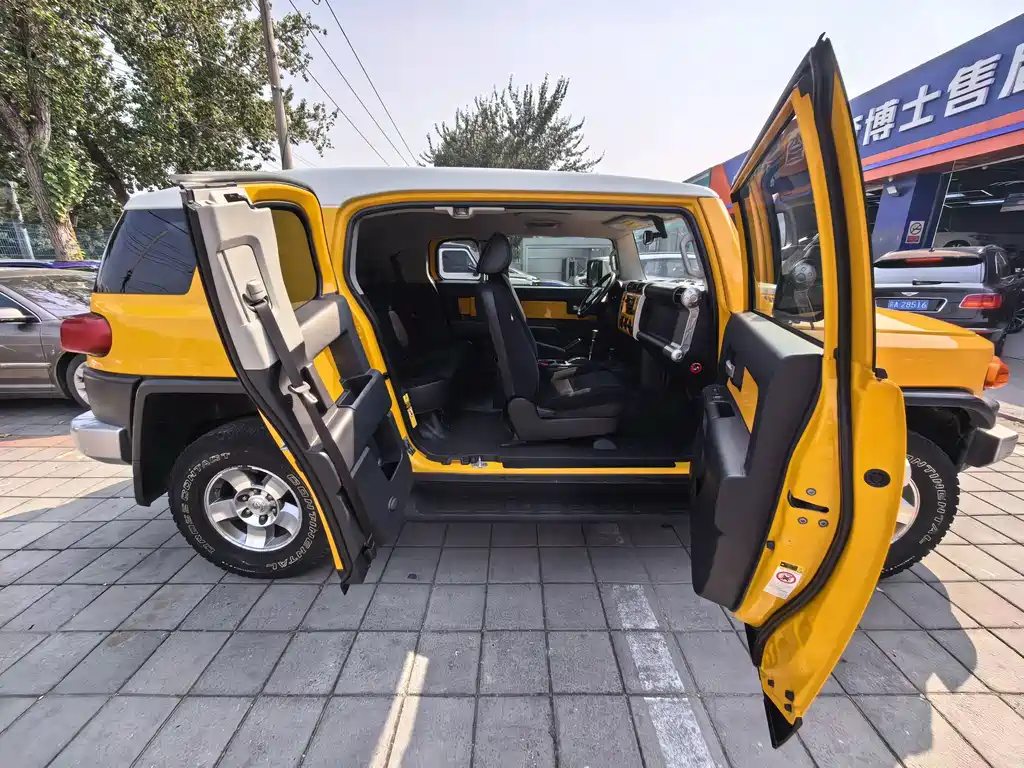 Toyota FJ Cruiser — миниатюра 17
