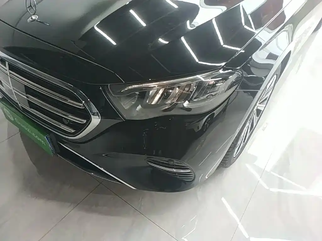 Mercedes-Benz E-Class — миниатюра 24