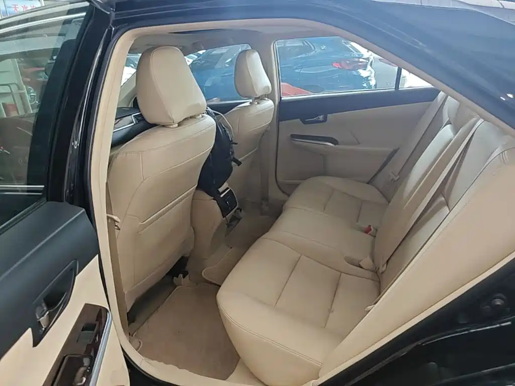 Toyota Camry — миниатюра 17
