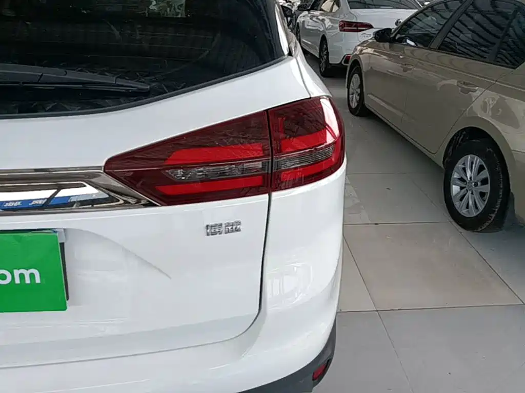 Geely Boyue — миниатюра 8