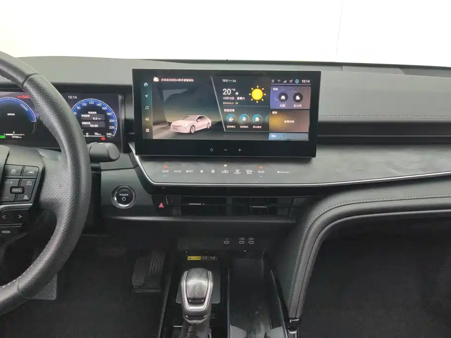Toyota Camry — миниатюра 13