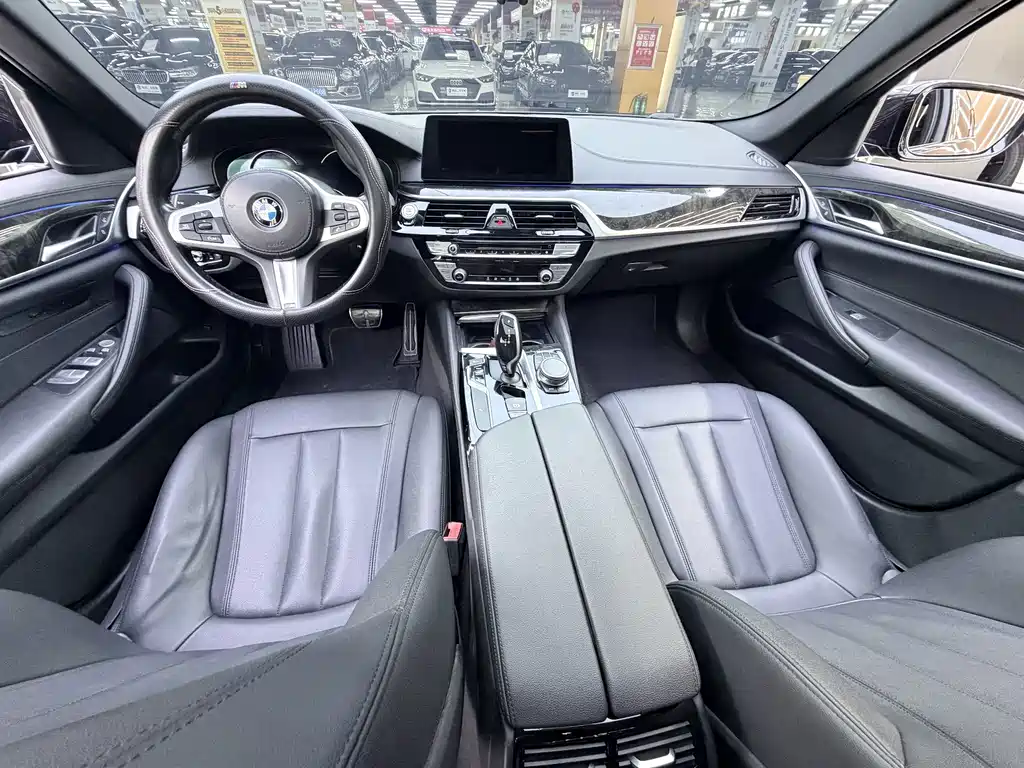 BMW 5 Series — миниатюра 14