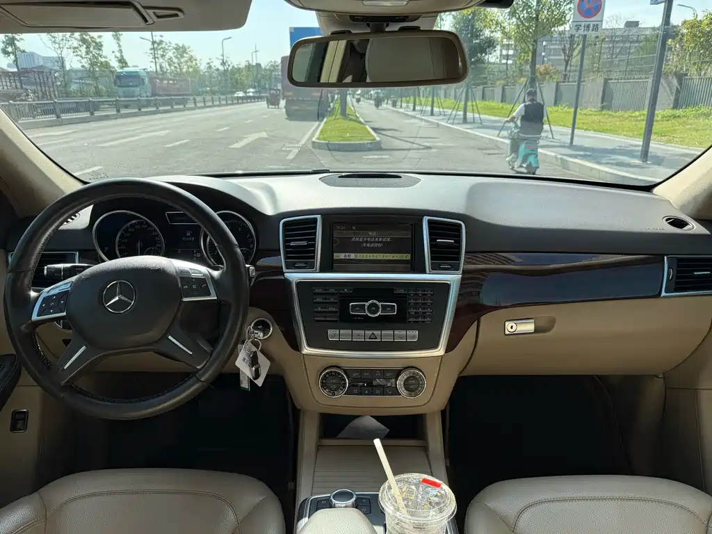 Mercedes-Benz M-Class — миниатюра 6