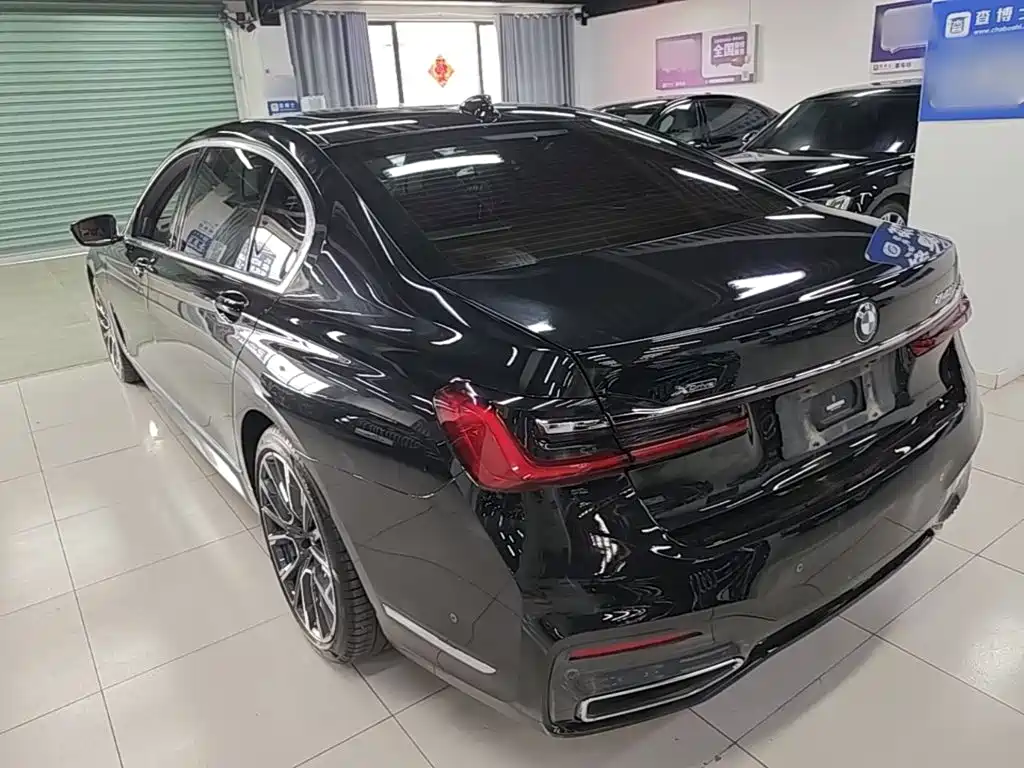 BMW 7 Series — миниатюра 5