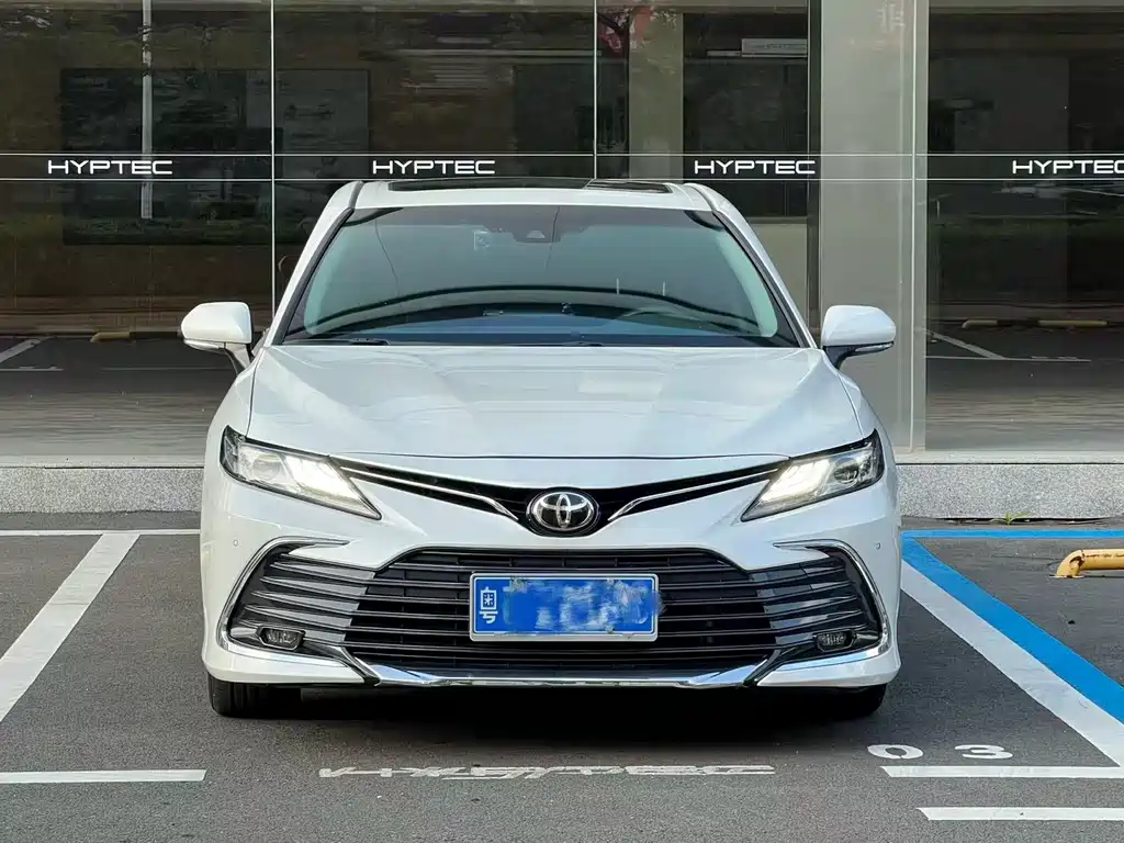 Toyota Camry 2023 2.0G Luxury