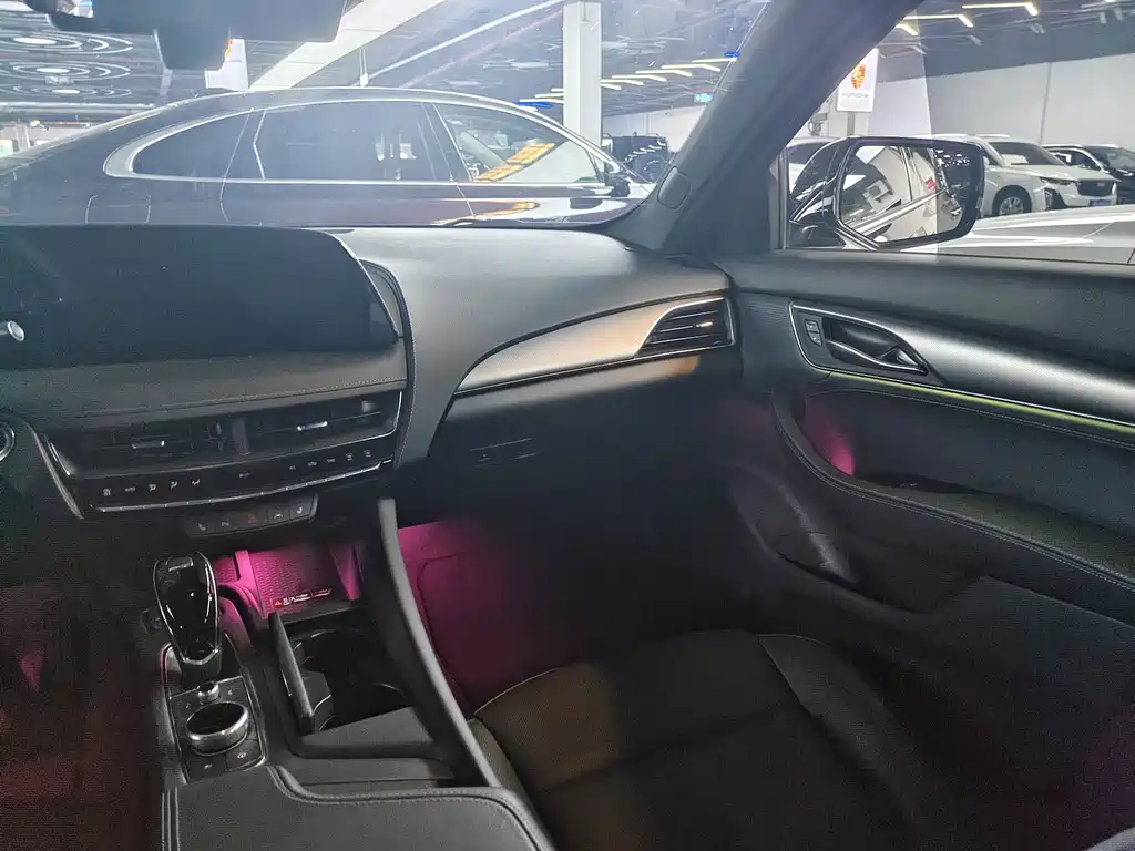 Cadillac CT5 — миниатюра 14