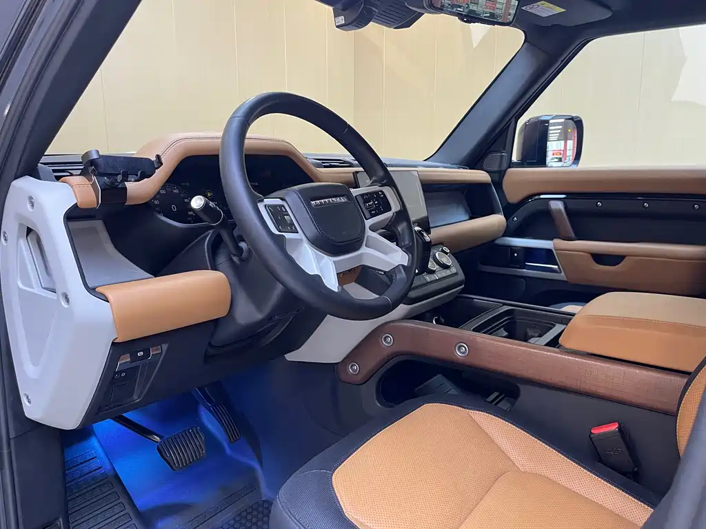 Land Rover Defender — миниатюра 10