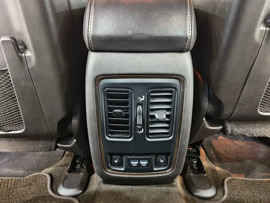 Jeep Grand Cherokee (Import) — миниатюра 13